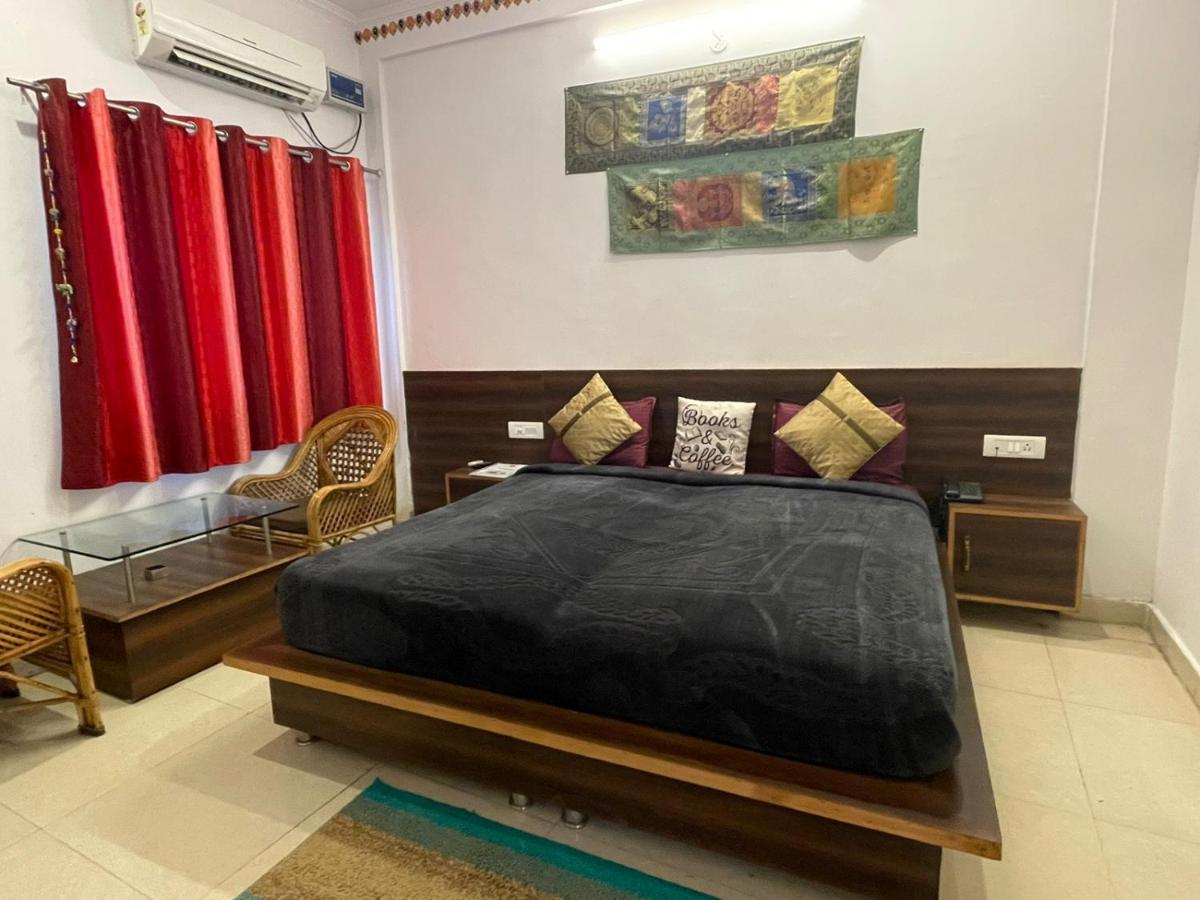 Orchid Hostel And Hotel Tapovan Exterior foto